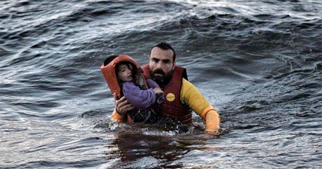 Imagen de refugiados buscando asilo en Europa